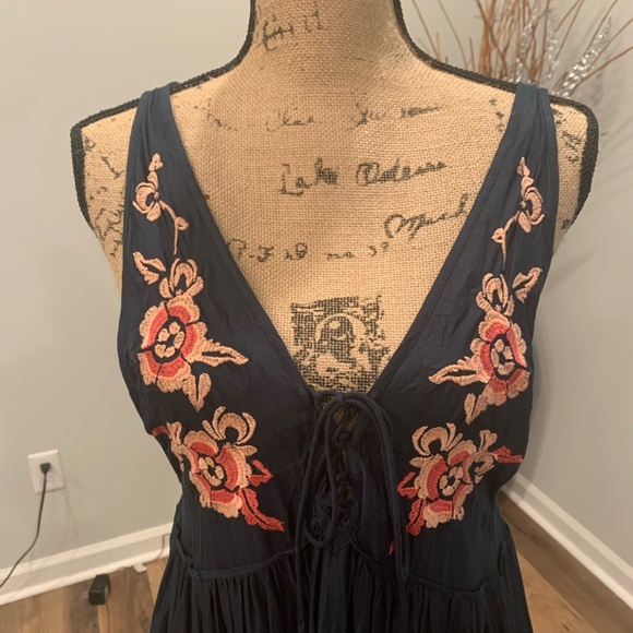 Free People embroidered Aida slip dress size small - Picture 5 of 6